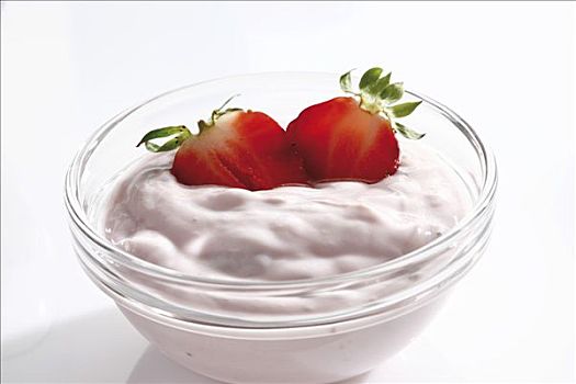 草莓酸奶,玻璃碗