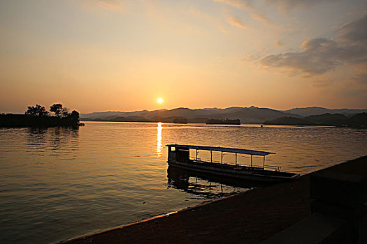 成都三岔湖,日落,夕阳,湖面