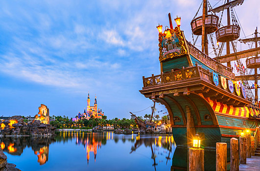 上海迪士尼度假区乐园海盗船城堡建筑夜景