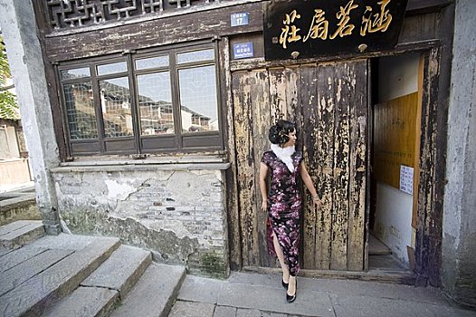 女人,站立,户外,建筑,苏州,中国