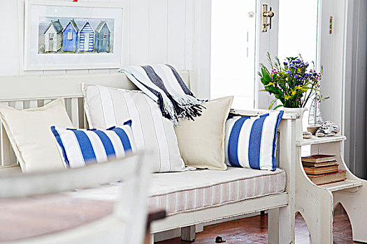白色,涂绘,长椅,垫子,条纹,家居装潢,靠近,玻璃门
