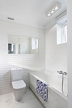 白色,设计师,浴室,卫生间,蓄水池,瓷砖墙,浴缸,大理石,围绕,地面