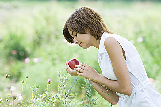 美女,站立,花园,拿着,苹果