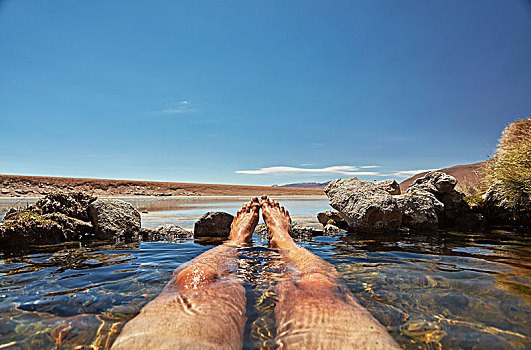 男人,放松,水中,水池,下部,盐湖,波托西地区,玻利维亚,南美