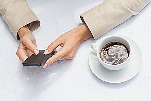 职业女性,智能手机,咖啡