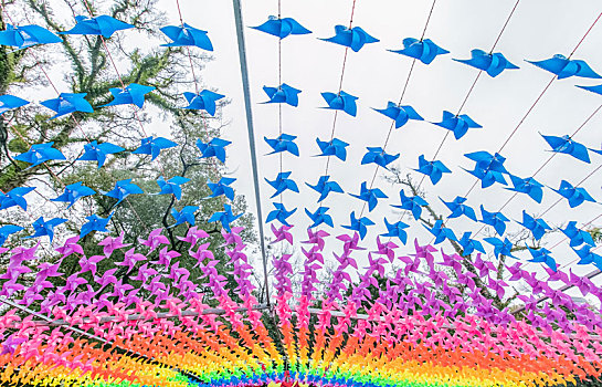 福建省福安市富春公园彩色折纸风扇装饰工艺品