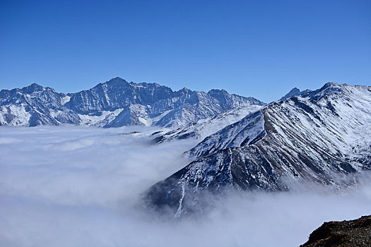 川西高原,雪山,旅游,徒步,巴朗山,云海