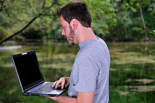 一个,年轻,商务人士,工作,笔记本电脑,户外,绿色,自然,背景