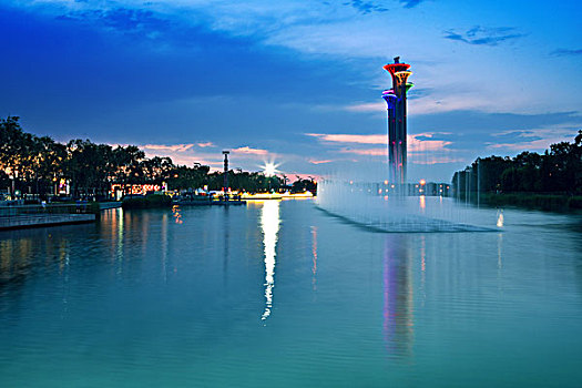 开灯的北京城市瞭望塔