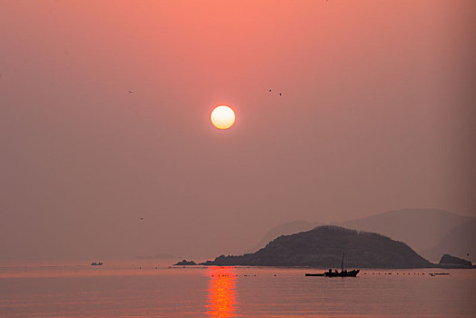 威海半月湾海上日出