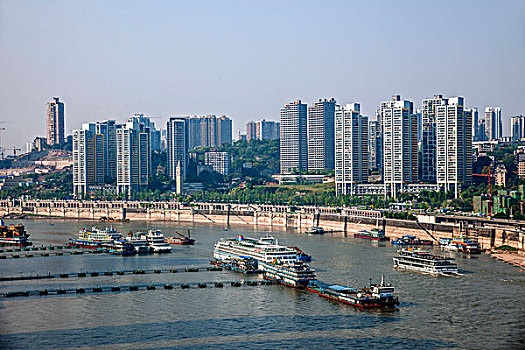 重庆渝中区朝天门水域来往的货客船