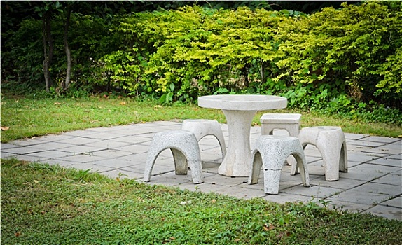 白石,桌子,椅子,花园