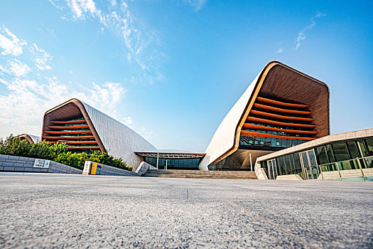 蓝天下的天津国家海洋博物馆外景