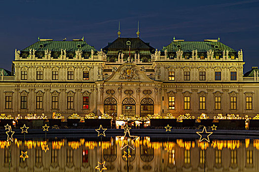 圣诞灯光,圣诞市场,正面,美景宫,反射,湖,维也纳,奥地利,欧洲