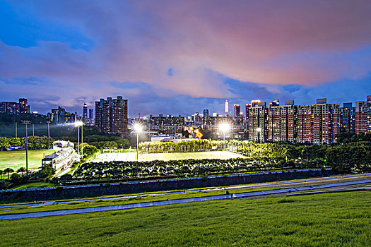 深圳梅林水库的夜景