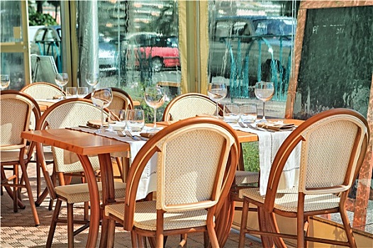 桌子,椅子,葡萄酒杯,白色背景,餐巾,街头餐厅,曼顿,法国