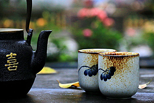 茶壶和杯子