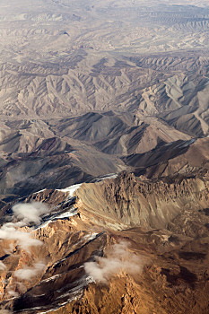 分割阿富汗的山脉图片