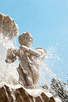 带翅膀的欧式天使雕塑喷泉