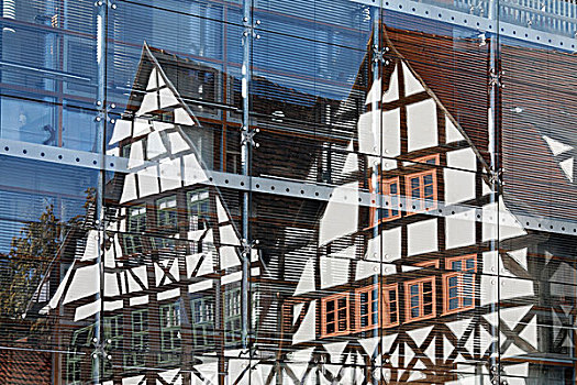 半木结构房屋,反射,现代,玻璃幕墙,方形,历史,中心,爱尔福特,图林根州,德国,欧洲