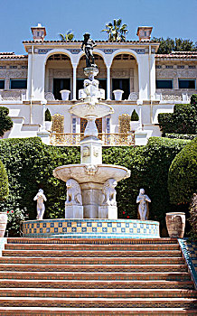 仰视,喷泉,正面,城堡,赫斯特城堡,加利福尼亚,美国