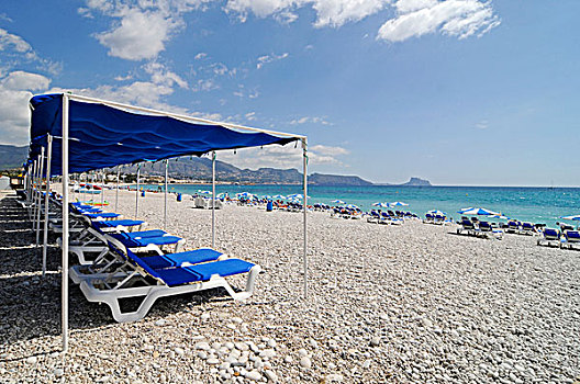 空,蓝色,椅子,伞,圆石滩,白色海岸,阿利坎特,西班牙,欧洲