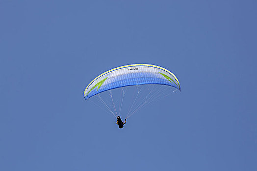 滑翔伞运动者,齐姆高,阿尔卑斯山,上巴伐利亚,巴伐利亚,德国南部,德国,欧洲