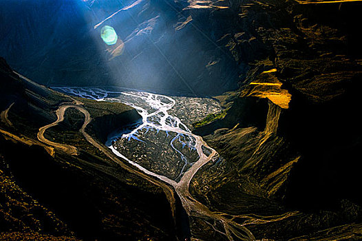 新疆红山大峡谷