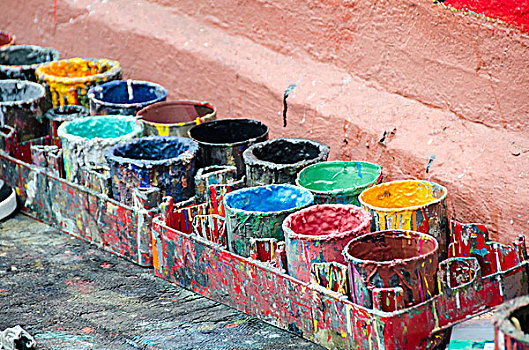 俯拍,彩色,漆桶,墙壁