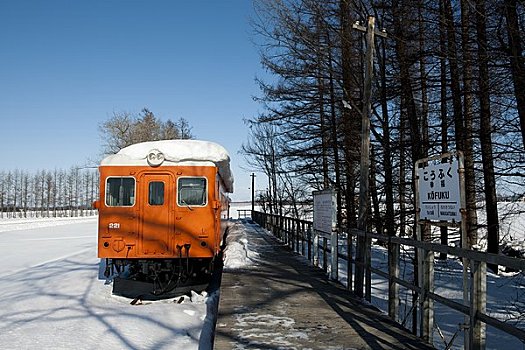 车站,冬天