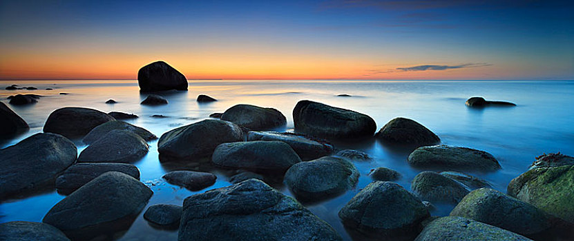 日落,波罗的海,漂石,岸边,后面,雅斯蒙德国家公园,岛屿,梅克伦堡前波莫瑞州,德国,欧洲