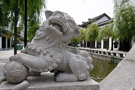 秦皇岛南戴河石狮子雕塑