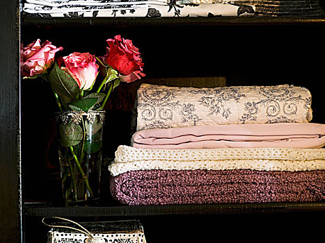 棉絮,刺绣,毛织品,毯子,靠近,花束,玫瑰,黑色,柜子
