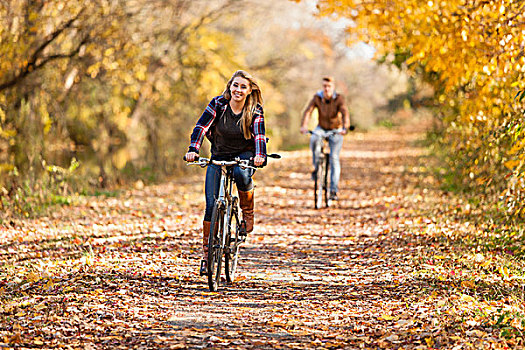 少男,成年,姐妹,骑自行车,秋日树林