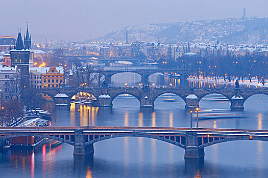 捷克共和国,布拉格,桥,上方,伏尔塔瓦河,河,黃昏