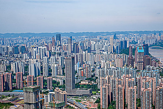 2031年重庆市南岸区南山老君洞道观俯瞰重庆渝中与南岸两区