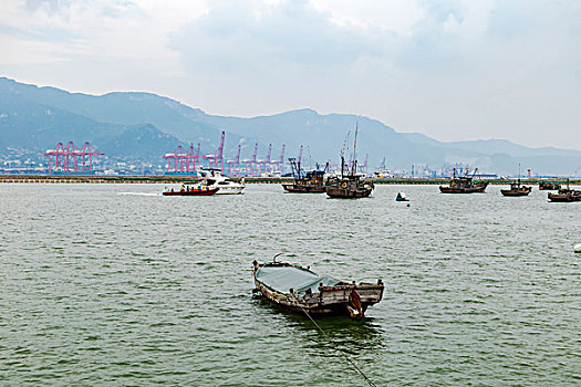 连云港海港风光渔船