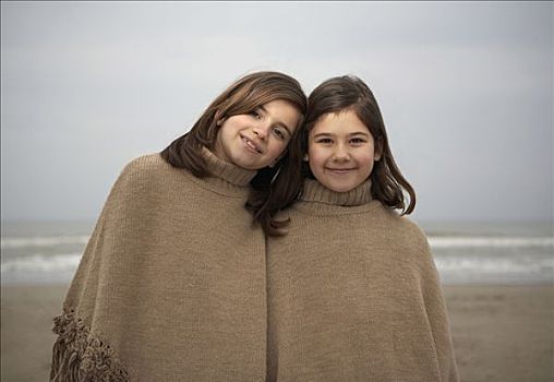 两个,姐妹,6-11个月,站立,海滩,肖像