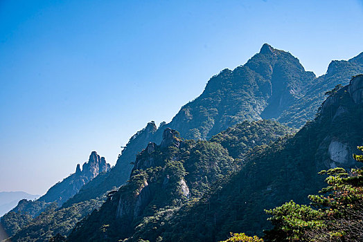 江西上饶三清山西海岸群山