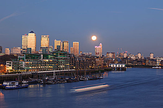 英格兰,伦敦,港区,金丝雀码头,泰晤士河,黄昏