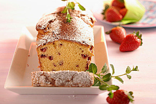 长条蛋糕,草莓,杏仁蛋白软糖