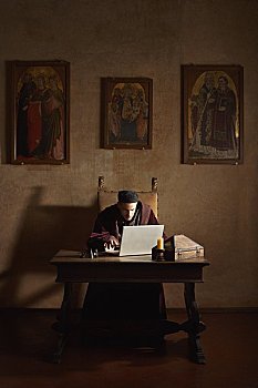 中世纪,男人,书桌,笔记本电脑,托斯卡纳,意大利