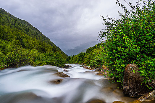 巴朗山风光