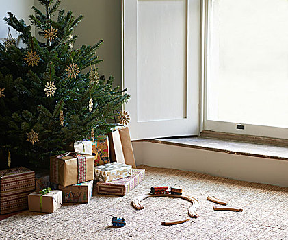 玩具火车,圣诞礼物,树下