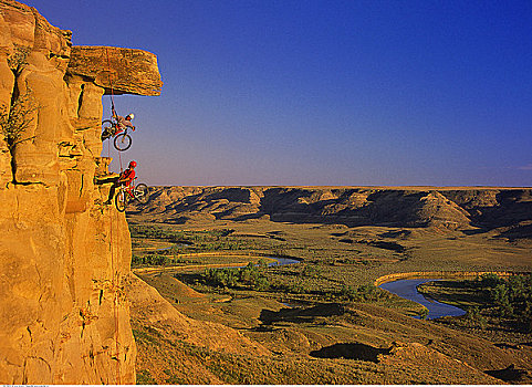 攀登者,岩石,山地自行车,牛奶河,山谷,艾伯塔省,加拿大