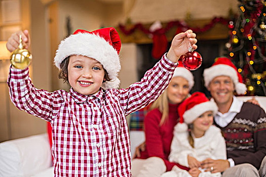 儿子,穿,圣诞帽,拿着,小玩意,正面,家庭