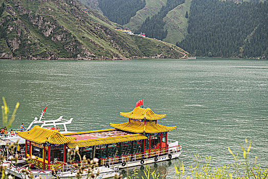 国家aaaaa级旅游景区新疆天山天池风光