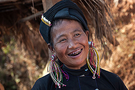女人,特色,衣服,头饰,部落,山村,胸针,黑色,牙齿,头像,掸邦,金三角,缅甸,亚洲