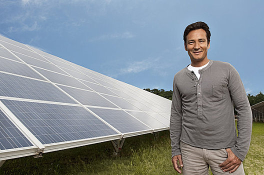 站立,男人,正面,太阳能电池板