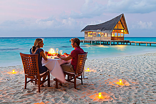 马尔代夫,环礁,岛屿,情侣,享受,就餐,海滩